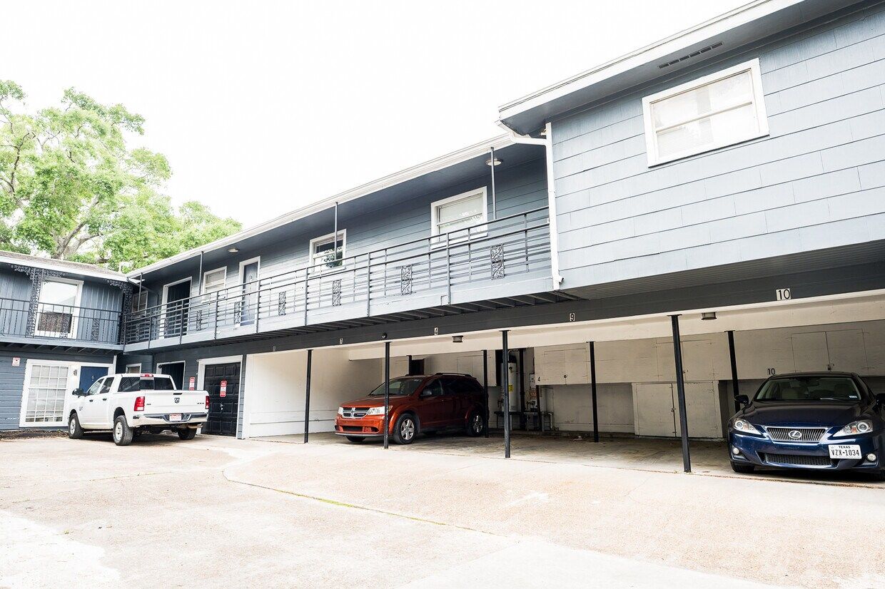 Two-story apartment building with covered parking in Montrose, Houston